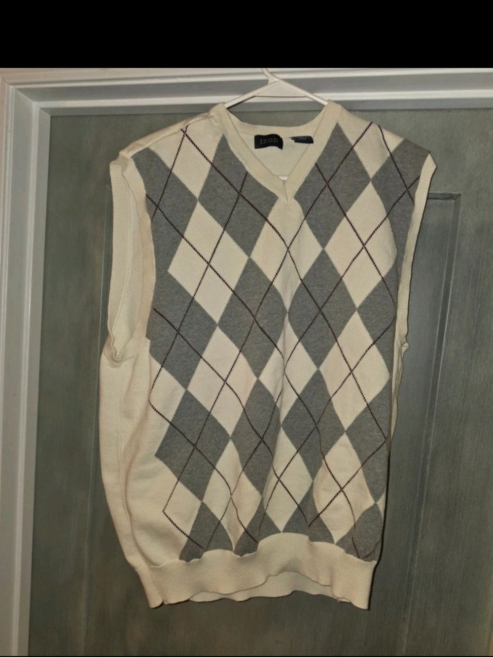 Izod Men's Cream & Gray Argyle V-Neck Sweater Vest